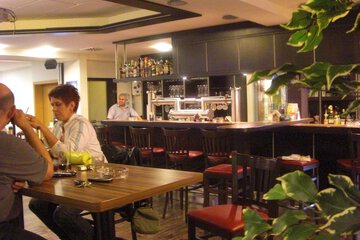 Sports bar