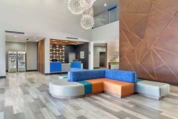 Hotel Interior 7 of 34