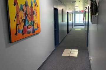 Handrails in hallways