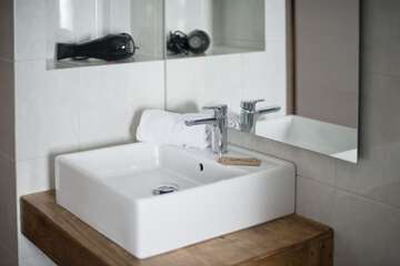 Bathroom sink