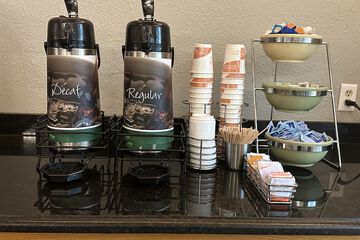 Breakfast/Coffee Service 32 of 39