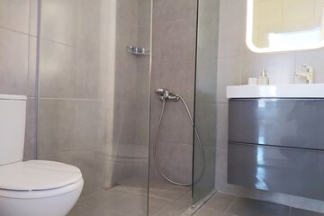 Bathroom shower