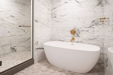 Deep soaking bathtub