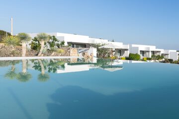 Infinity pool