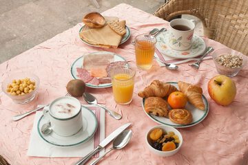 Breakfast meal
