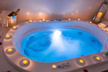 Jetted tub