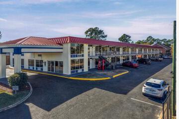 Family Inns of America - Mobile