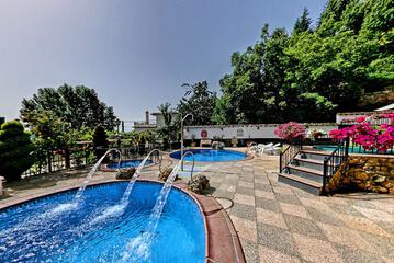 Pool waterfall