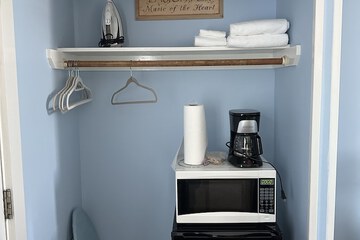 Mini-refrigerator