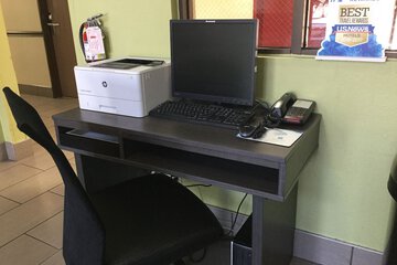 Business Center 31 of 32