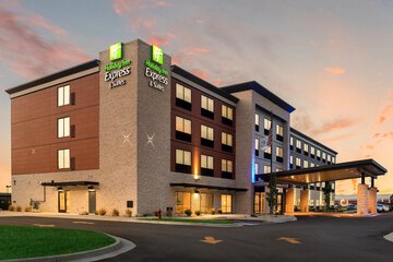 Country Inn & Suites by Radisson Mt. Pleasant Racine West WI