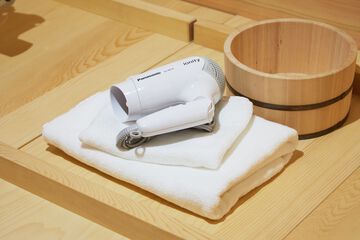 Bathroom amenities