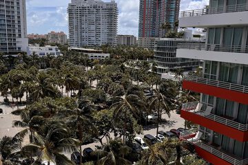 Hotel Exterior 112 of 120