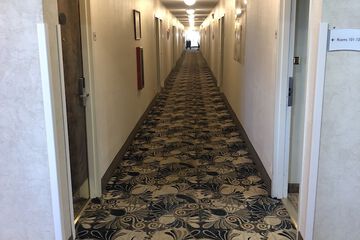 Ballroom/Hall 15 of 18