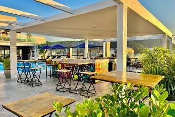 Poolside bar