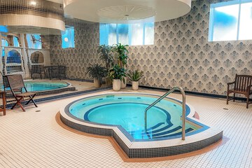 Indoor spa tub