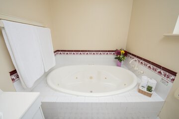 Jetted tub