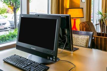 Business Center 83 of 85