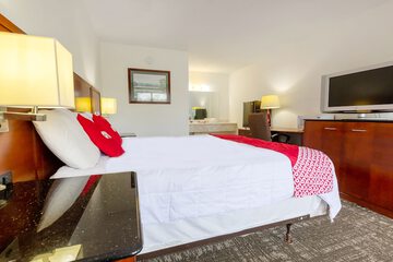 Room 33 of 47