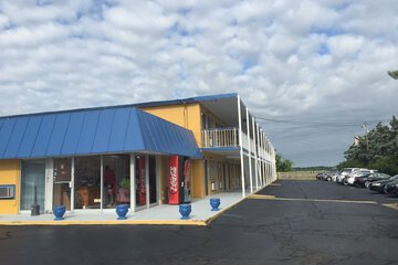 Belmont Inn & Suites