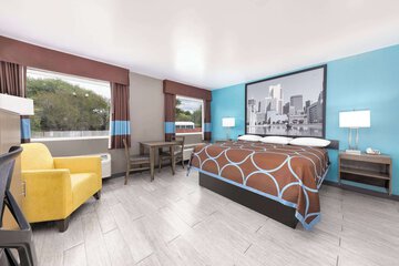 Room 14 of 37