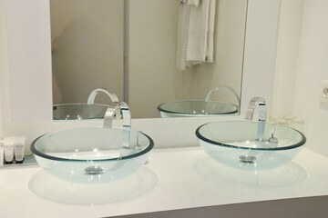 Bathroom sink