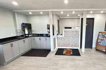 Super 8 by Wyndham Lewiston Auburn Area