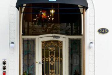 Abigail Hotel