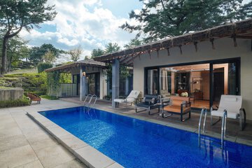 Private pool
