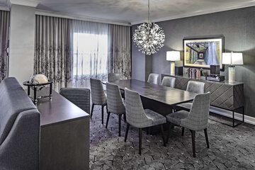Room 33 of 64