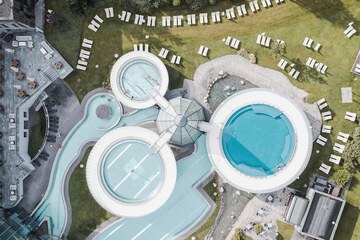 Exercise/lap pool