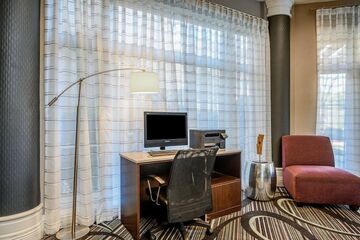 Business Center 29 of 30