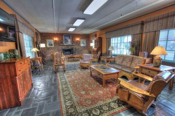 Ballroom/Hall 54 of 59