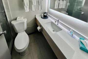 Room 16 of 33