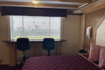Room 11 of 14