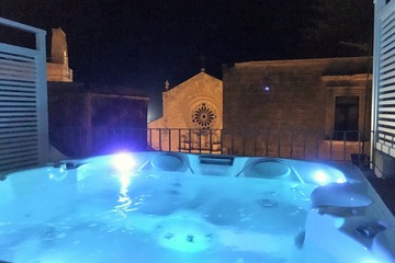 Jetted tub