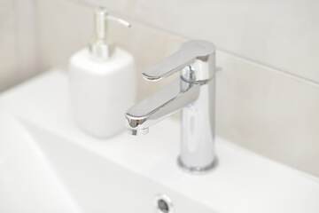 Bathroom sink