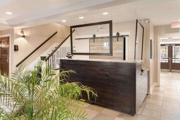 Hotel Interior 18 of 113