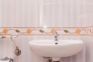 Bathroom sink