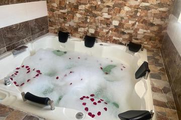 Private spa tub