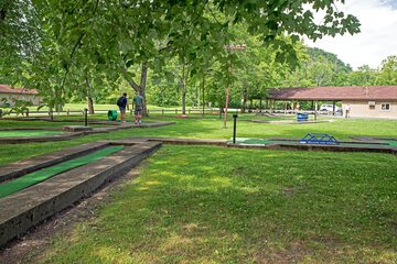 Mini-golf