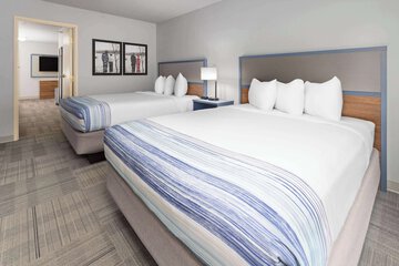 Room 15 of 49
