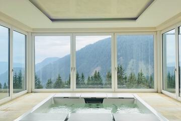 Indoor spa tub