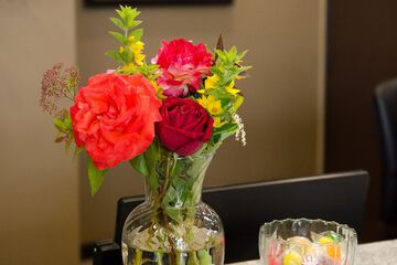 Check-in/check-out kiosk