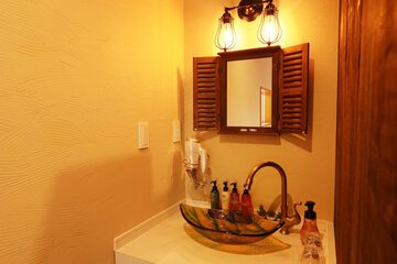Bathroom sink