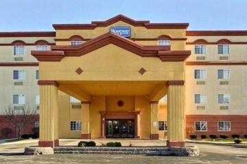  Rodeway Inn Carmel (Previously; Comfort Suites Carmel) 19
