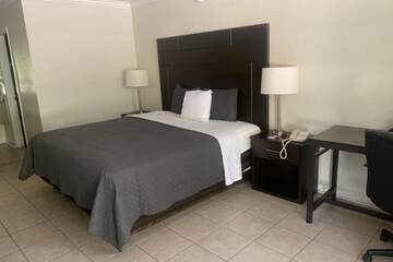 Room 18 of 31
