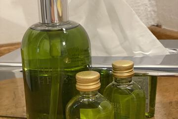 Bathroom amenities