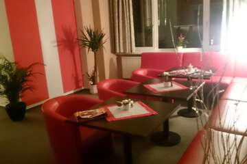 Lobby lounge