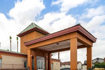 Econo Lodge Inn & Suites Eagle Pass